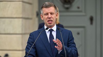 Magyar amenaza con enmendar la Constitución para destituir al presidente de Hungría, aliado de Orbán, si no dimite
