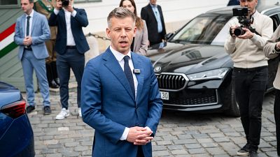 Magyar suspenderá los informativos de los medios públicos por "la propaganda" de Orbán y pide al presidente que dimita