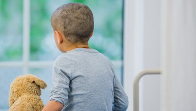 Un niño supera un grave tumor cerebral con un tratamiento para adultos contra el cáncer de pulmón