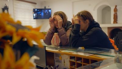 La "maldición de los girasoles" persigue a Yolanda Ramos y Ainoa Olivares en 'Hasta el fin del mundo'