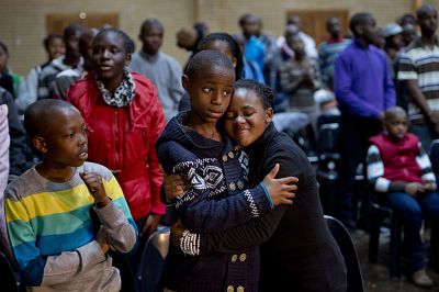 Mandela sigue en estado crítico y cumple un mes hospitalizado