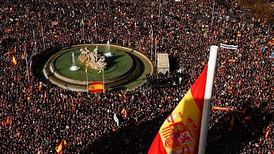 Una manifestación en Cibeles clama contra la política de Sánchez y "en defensa" de la Constitución