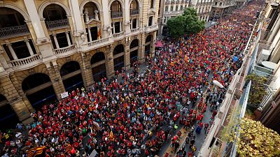 La división del independentismo se traslada a la calle en la Diada a las puertas de la mesa de diálogo