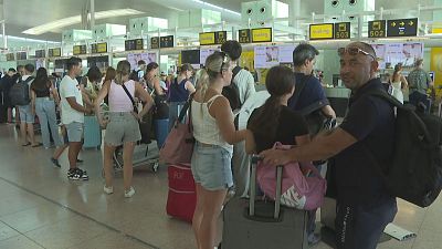 Una incidència elèctrica a la torre de control atura l'operativa del Prat durant 15 minuts Una incidència elèctrica a la torre de control atura l'operativa del Prat durant 15 minuts