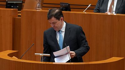 Mañueco desdeña y tira al suelo la propuesta de Vox aceptada por Mazón para alcanzar un pacto presupuestario