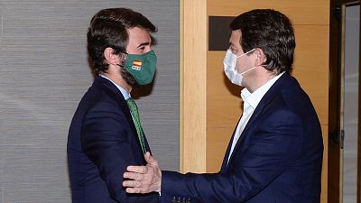 El PP quiere gobernar en solitario y Vox no contempla no entrar tras una primera reunión sin avances