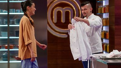 María Lo roza la perfección en 'el sigue al chef' y gana la primera chaquetilla de duelista de MasterChef