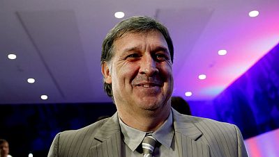 En su presentación, Gerardo Martino comenzó con unas palabras de recuerdo y apoyo a Tito Vilanova. También dijo que sería "un fracaso absoluto" no conquistar un título esta temporada, que Cesc Fábregas se queda en el Barça y negó que Leo Messi hubier En su presentación, Gerardo Martino comenzó con unas palabras de recuerdo y apoyo a Tito Vilanova. También dijo que sería "un fracaso absoluto" no conquistar un título esta temporada, que Cesc Fábregas se queda en el Barça y negó que Leo Messi hubier