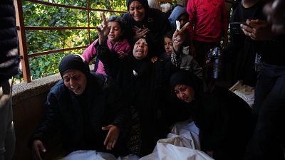 Israel mata a cinco personas en el sur de Gaza mientras China pide que el alto el fuego se cumpla "eficazmente"