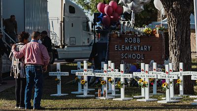 El autor de la masacre en Texas estuvo más una hora dentro del colegio hasta que fue abatido