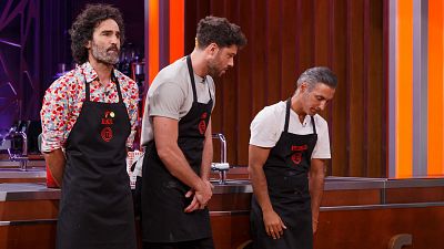 MasterChef Celebrity 9 | ¡Doble expulsión! La cara que se le queda al segundo eliminado es tremenda