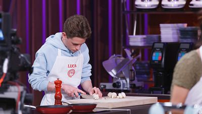 MasterChef | Luca y Álex suspenden en cultura general: no saben quién construyó la Sagrada Familia