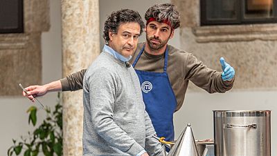 El expulsado de 'MasterChef' abandona sin conseguir el amor de otra aspirante, ¿por qué le da calabazas?