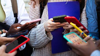 Uno de cada diez menores dedica más de 5 horas diarias a las redes sociales en Castilla-la Mancha