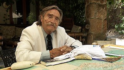 El reportero y aventurero Miguel de la Quadra-Salcedo concedió a RTVE (a la que como él consideraba la casa de toda su vida) una de sus últimas entrevistas, hasta ahora inédita, en la que repasa su vida y habla de las grandes pasiones que han marcado El reportero y aventurero Miguel de la Quadra-Salcedo concedió a RTVE (a la que como él consideraba la casa de toda su vida) una de sus últimas entrevistas, hasta ahora inédita, en la que repasa su vida y habla de las grandes pasiones que han marcado