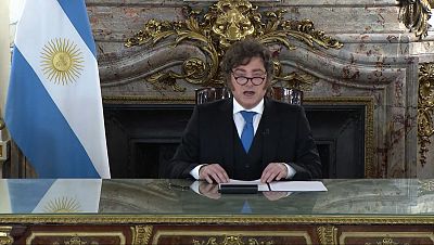 Milei reclama que las Islas Malvinas "son argentinas" e impondrá sanciones a la perforación de petróleo frente a ellas