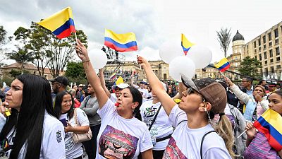 Miles de personas salen a las calles de Colombia en apoyo a las reformas del presidente Petro