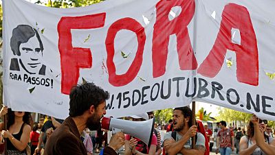 Protestas y críticas a la austeridad en el aniversario de la Revolución lusa | Ver Protestas y críticas a la austeridad en el aniversario de la Revolución lusa | Ver