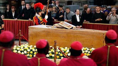 El Papa Benedicto xvi ha proclamado beato a su predecesor Juan Pablo II