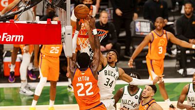 Los Bucks empatan la serie de la mano de un imparable Middleton (109-103)