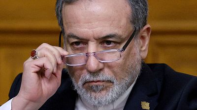 El ministro iraní de Exteriores viaja a Pakistán, Omán y Rusia en una gira que abordará los planes para poner fin a la guerra