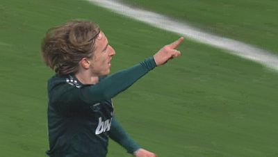 Luka Modric ha empatado el Manchester United - Real Madrid (1-1) con un golazo desde fuera del área ante el que nada ha podido hacer De Gea.