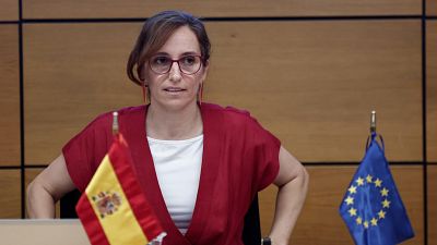 Sanidad dice que las "mejoras" laborales del personal médico corresponden a las CC.AA., que piden un acuerdo estatal