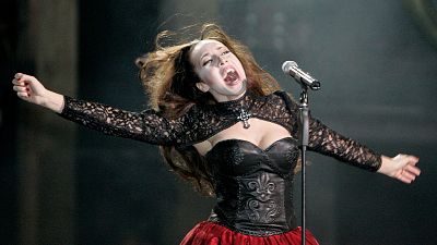 Las mañanas de RNE - Mónica Naranjo se pasa al sonido electro-rock para celebrar sus 40 años - Escuchar ahora Las mañanas de RNE - Mónica Naranjo se pasa al sonido electro-rock para celebrar sus 40 años - Escuchar ahora