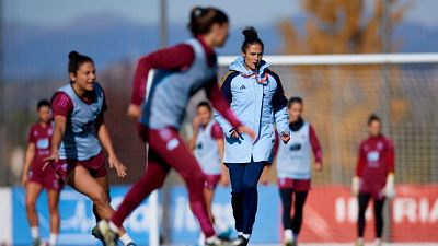 Montse Tomé: "Hay que respetar a las 24 futbolistas que están aquí"