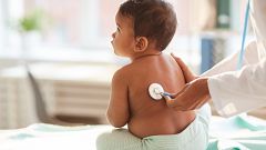 La mortalidad de los niños menores de 5 años bajó en el mundo a mínimos históricos en 2022