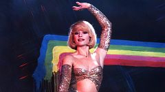 Raffaella Carrà, icono gay, pop, y de moda: así la recuerdan los diseñadores, de Teresa Helbig a Juan Carlos Mesa
