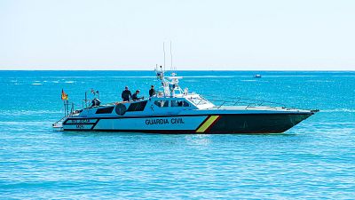 Muere el tripulante de una narcolancha y otros dos son detenidos tras una persecución con la Guardia Civil en Cádiz