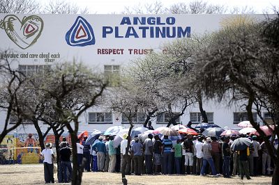 Un muerto tras una nueva protesta de mineros del platino en Sudáfrica