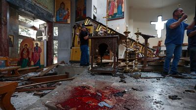 Al menos 22 muertos y 63 heridos en un "ataque suicida" del Estado Islámico en una iglesia de Damasco