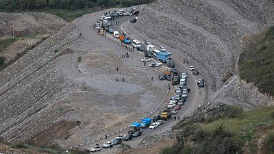 Al menos 68 muertos tras la explosión de un depósito de combustible en Nagorno Karabaj