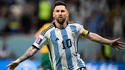 Argentina sigue soñando con su tercera estrella y supera con suspense a Australia en octavos
