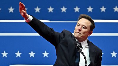 Musk desata la polémica con un gesto que recuerda al saludo nazi al celebrar la investidura de Trump