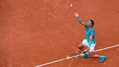 Nadal despacha su debut en París con un triple 6-1