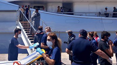 Mueren al menos 79 migrantes en el naufragio de una embarcación en Grecia
