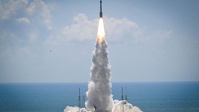 La nave espacial Starliner de Boeing consigue al fin enviar a dos astronautas rumbo a la Estación Espacial