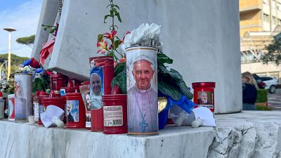 Por qué la neumonía bilateral que padece el papa Francisco puede requerir una transfusión de sangre