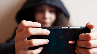 Los niños, las principales víctimas del abuso sexual online: representan el 84% de los casos denunciados