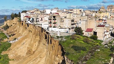 Niscemi, el pueblo siciliano que está a punto de caer por un barranco