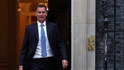 El nuevo ministro británico de Economía reconoce "errores" en el plan fiscal de su predecesor