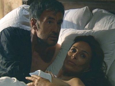 Águila Roja - Lucrecia sorprende al Comisario y a la madre Isabel Águila Roja - Lucrecia sorprende al Comisario y a la madre Isabel