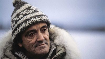 El 14 de marzo de 1980, hace cuarenta años, el naturalista Félix Rodríguez de la Fuente murió en accidente de avioneta junto a los miembros de su equipo de TVE Teodoro Roa y Alberto Mariano, además de Warren Dodson, el piloto estadounidense que los t El 14 de marzo de 1980, hace cuarenta años, el naturalista Félix Rodríguez de la Fuente murió en accidente de avioneta junto a los miembros de su equipo de TVE Teodoro Roa y Alberto Mariano, además de Warren Dodson, el piloto estadounidense que los t