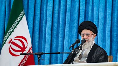 El OIEA aprueba una resolución crítica por la actividad nuclear de Irán, que anuncia una planta para enriquecer uranio
