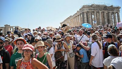 El calor asola el sur de Europa en plenas vacaciones y amenaza con temperaturas de hasta 48,8 grados