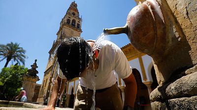 La ola de calor pone en alerta a más de 30 provincias con temperaturas que pueden alcanzar los 43 grados