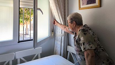 Olas de calor, personas mayores y soledad: "Te puedes pasar los días enteros sin salir de casa"